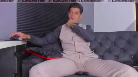 I am Massimo online show from June 18, 1:17 am