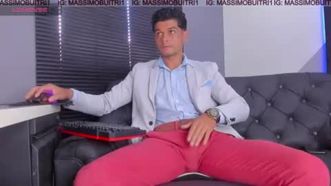 I am Massimo online show from June 22, 2:47 pm