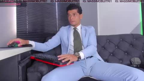 I am Massimo online show from July 10, 12:19 pm