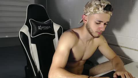 Snapshot of massimo_jiovano chatting on December 6, 11:14 pm massimo online show from December 6, 11:14 pm