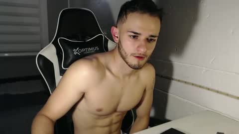 Snapshot of massimo_jiovano chatting on February 11, 11:44 pm massimo online show from February 11, 11:44 pm