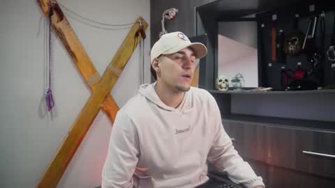 massimo_vidal online show from September 19, 12:39 pm