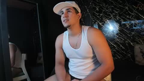 Snapshot of massimo_vidal chatting on April 22, 12:24 am massimo_vidal online show from April 22, 12:24 am