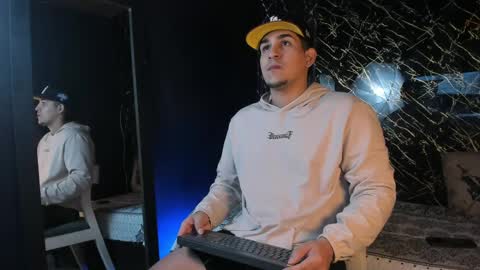 Snapshot of massimo_vidal chatting on May 6, 12:10 pm massimo_vidal online show from May 6, 12:10 pm