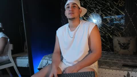 Snapshot of massimo_vidal chatting on May 7, 5:29 pm massimo_vidal online show from May 7, 5:29 pm