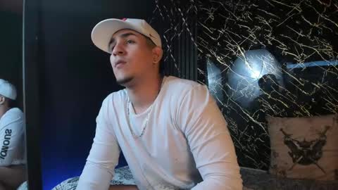 Snapshot of massimo_vidal chatting on May 18, 3:07 pm massimo_vidal online show from May 18, 3:07 pm