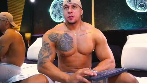 massimowalton2 online show from September 25, 2:43 pm