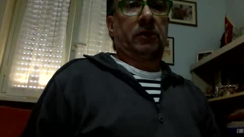 Snapshot of massimoxgiulia chatting on January 1, 1:16 pm massimoxgiulia online show from January 1, 1:16 pm