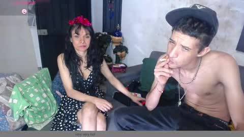 Snapshot of master_and_sumisse chatting on October 13, 2:00 am master and sumisse online show from October 13, 2:00 am