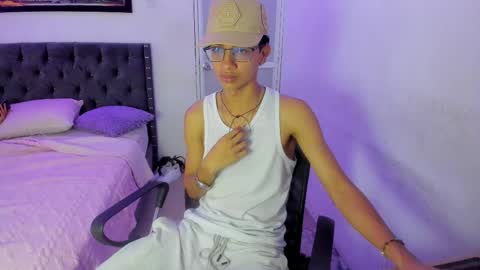 master_boy28 online show from February 17, 6:53 am