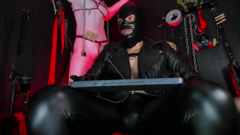 Snapshot of master_connor chatting on April 2, 12:19 am Master connor online show from April 2, 12:19 am