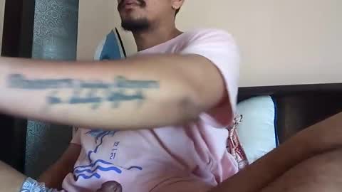 Snapshot of master_leoo chatting on March 7, 8:11 am master_leoo online show from March 7, 8:11 am