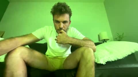 Snapshot of master_louie chatting on October 5, 6:50 pm muskyjockdick online show from October 5, 6:50 pm