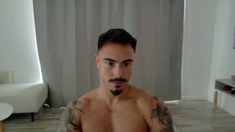 Snapshot of master_lukass chatting on June 12, 10:25 am master_lukass online show from June 12, 10:25 am