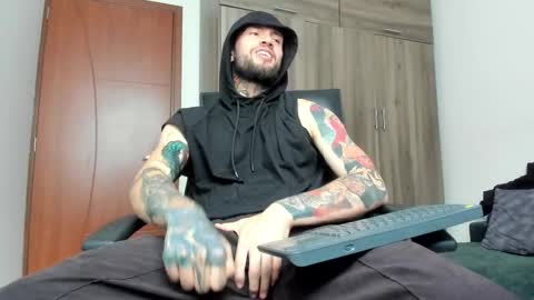 steven  online show from November 4, 9:25 pm