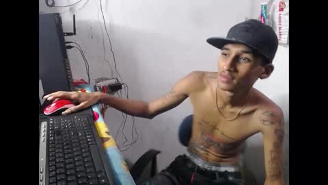 master_tatto00 online show from February 6, 11:19 pm