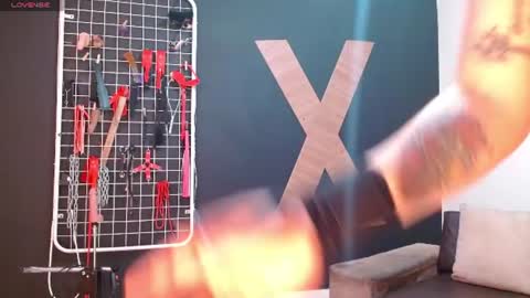Axel And Melany online show from August 3, 12:32 pm