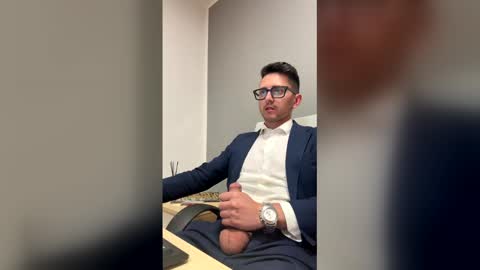 Snapshot of masterboss_fl chatting on May 7, 11:59 am Master Boss online show from May 7, 11:59 am