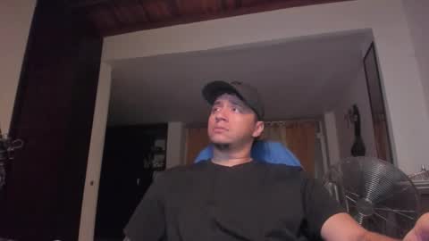 Snapshot of masterjuanc chatting on March 18, 2:26 am Juan Independent Model online show from March 18, 2:26 am