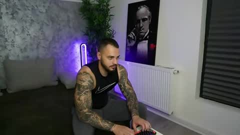 Snapshot of masterkingmuscle chatting on November 28, 11:18 pm masterkingmuscle online show from November 28, 11:18 pm