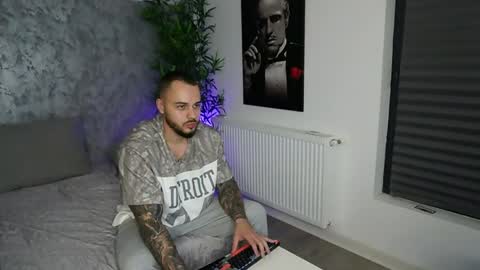 Snapshot of masterkingmuscle chatting on February 2, 8:18 pm masterkingmuscle online show from February 2, 8:18 pm