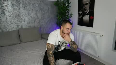 Snapshot of masterkingmuscle chatting on February 5, 9:52 pm masterkingmuscle online show from February 5, 9:52 pm