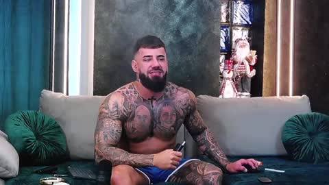 Snapshot of masterkingofmuscle chatting on December 2, 9:45 am masterkingofmuscle online show from December 2, 9:45 am