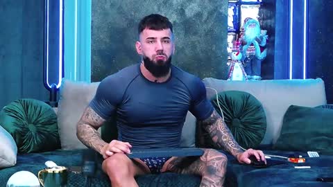 Snapshot of masterkingofmuscle chatting on December 10, 9:55 am masterkingofmuscle online show from December 10, 9:55 am