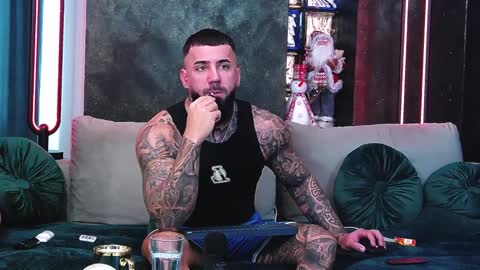 Snapshot of masterkingofmuscle chatting on December 30, 8:43 am masterkingofmuscle online show from December 30, 8:43 am