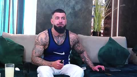 Snapshot of masterkingofmuscle chatting on January 6, 8:46 am masterkingofmuscle online show from January 6, 8:46 am