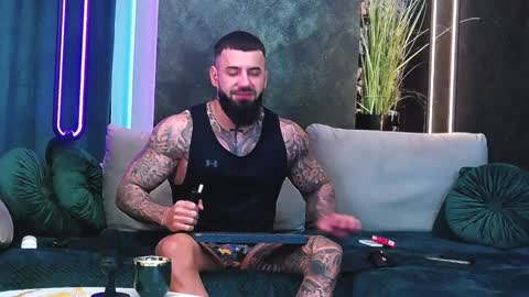 Snapshot of masterkingofmuscle chatting on January 8, 6:20 am masterkingofmuscle online show from January 8, 6:20 am