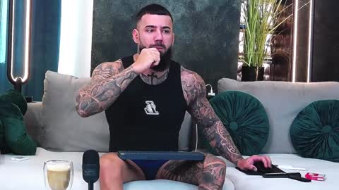 Snapshot of masterkingofmuscle chatting on January 17, 6:47 am masterkingofmuscle online show from January 17, 6:47 am