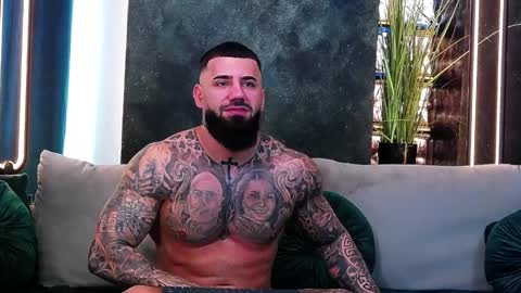Snapshot of masterkingofmuscle chatting on January 28, 7:00 am masterkingofmuscle online show from January 28, 7:00 am