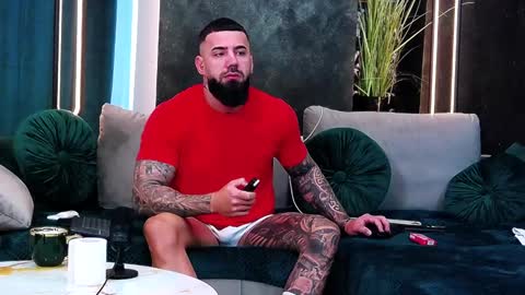 Snapshot of masterkingofmuscle chatting on February 4, 6:57 am masterkingofmuscle online show from February 4, 6:57 am