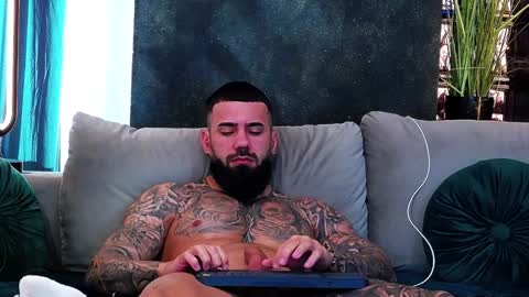 Snapshot of masterkingofmuscle chatting on February 7, 10:19 am masterkingofmuscle online show from February 7, 10:19 am