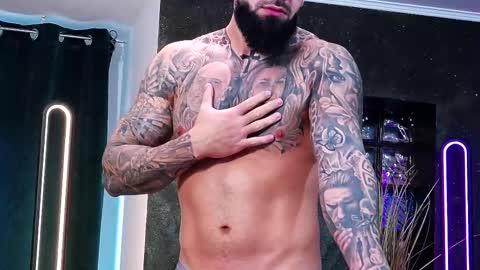 Snapshot of masterkingofmuscle chatting on February 12, 6:40 am masterkingofmuscle online show from February 12, 6:40 am