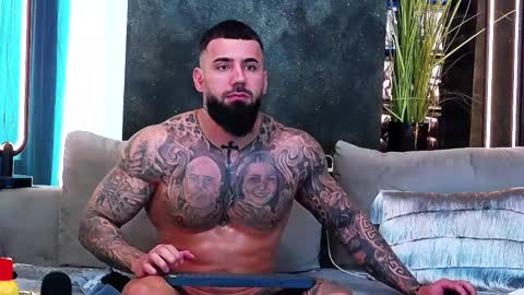 Snapshot of masterkingofmuscle chatting on February 14, 10:07 am masterkingofmuscle online show from February 14, 10:07 am
