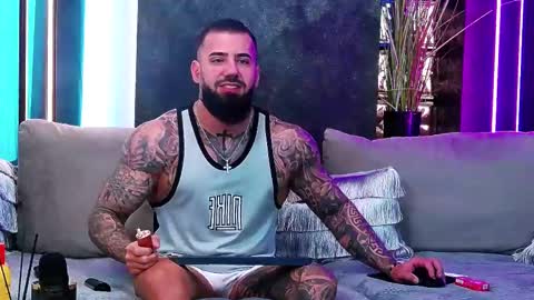 Snapshot of masterkingofmuscle chatting on February 26, 8:48 am masterkingofmuscle online show from February 26, 8:48 am