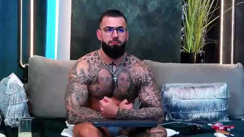 Snapshot of masterkingofmuscle chatting on March 6, 1:46 pm masterkingofmuscle online show from March 6, 1:46 pm