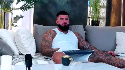 Snapshot of masterkingofmuscle chatting on September 9, 7:08 am masterkingofmuscle online show from September 9, 7:08 am