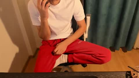 Snapshot of mastermiko chatting on December 17, 9:26 am Silly Rabbit online show from December 17, 9:26 am