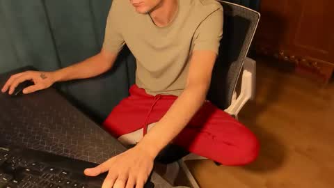 Snapshot of mastermiko chatting on February 16, 5:53 pm Silly Rabbit online show from February 16, 5:53 pm