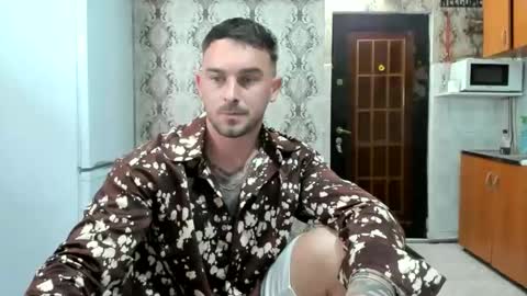 Snapshot of mastermusclejon chatting on June 4, 7:42 pm Jon online show from June 4, 7:42 pm