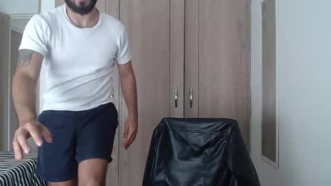 Snapshot of masterofinfatuation chatting on December 6, 4:28 pm   online show from December 6, 4:28 pm