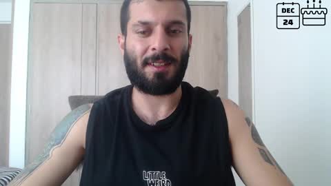 Snapshot of masterofinfatuation chatting on December 16, 3:11 pm   online show from December 16, 3:11 pm