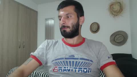 Snapshot of masterofinfatuation chatting on January 17, 3:12 am   online show from January 17, 3:12 am