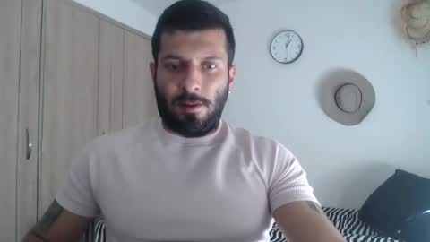 Snapshot of masterofinfatuation chatting on January 19, 6:21 pm   online show from January 19, 6:21 pm