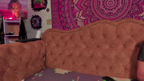   online show from March 16, 5:02 am