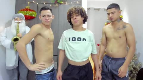 Team Cris Darwin- Fernando- Stiven- David online show from December 24, 2:33 pm