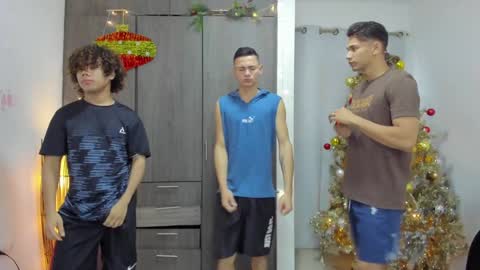 Team Cris Darwin- Fernando- Stiven- David online show from December 30, 11:26 am